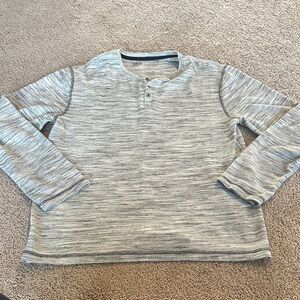 BKE Men's Long Sleeve Henley in Light Gray and White